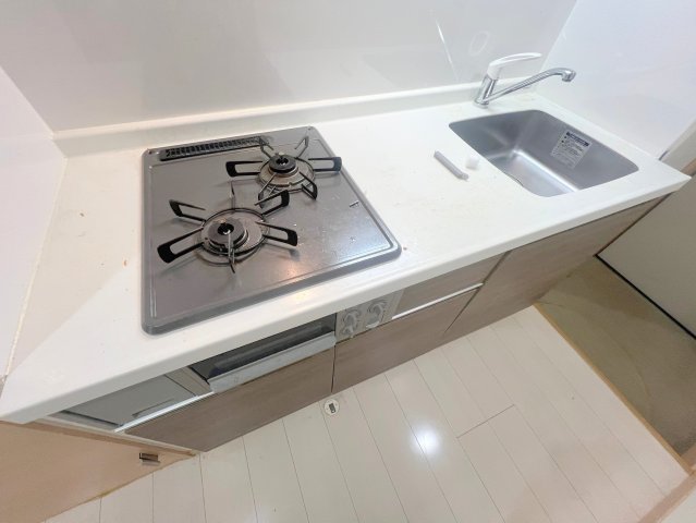 キッチン　オシャレなシステムキッチン。お料理好きには嬉しいですね。