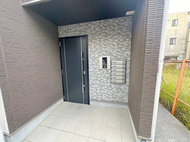 エントランス　綺麗なエントランスです。