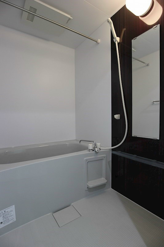 バス・シャワールーム　浴室乾燥機もあります。