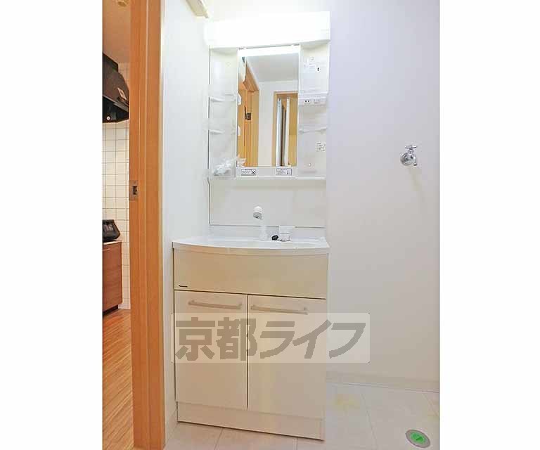 洗面設備　独立洗面台です。