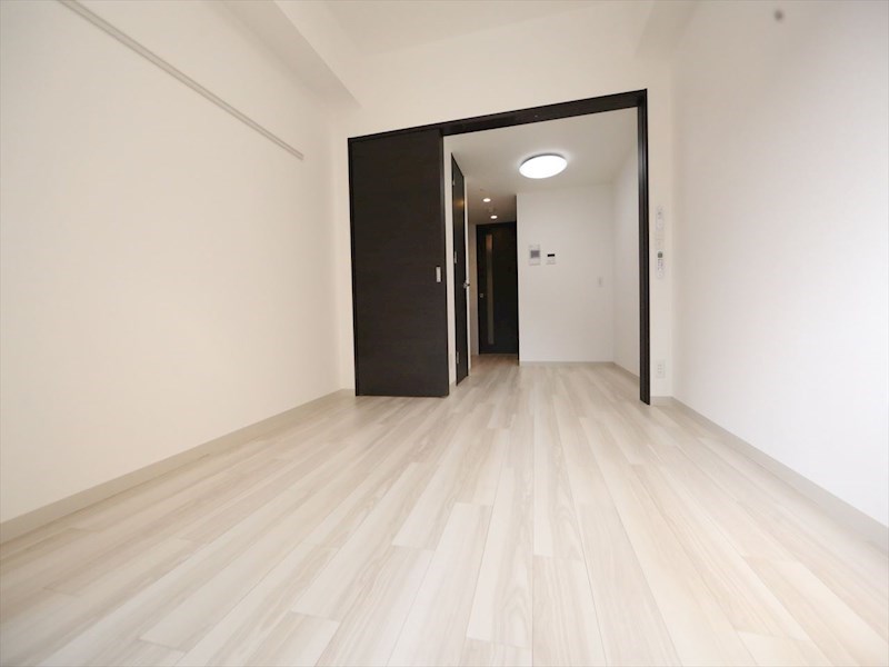 居室・リビング　洋室6帖　ＤＫ4帖　つなげても仕切っても使えます