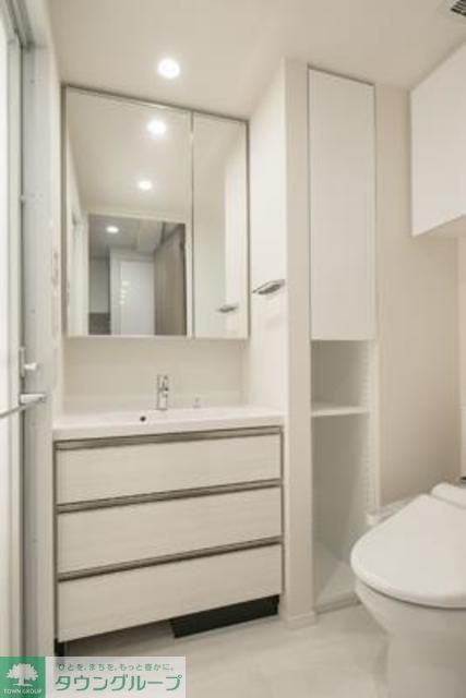 洗面設備　※写真は同タイプ住戸です。