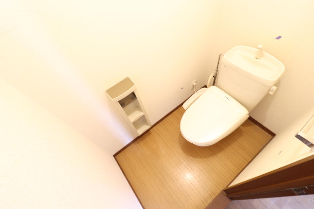 トイレ　温水洗浄便座で毎日快適にお使いいただけます♪