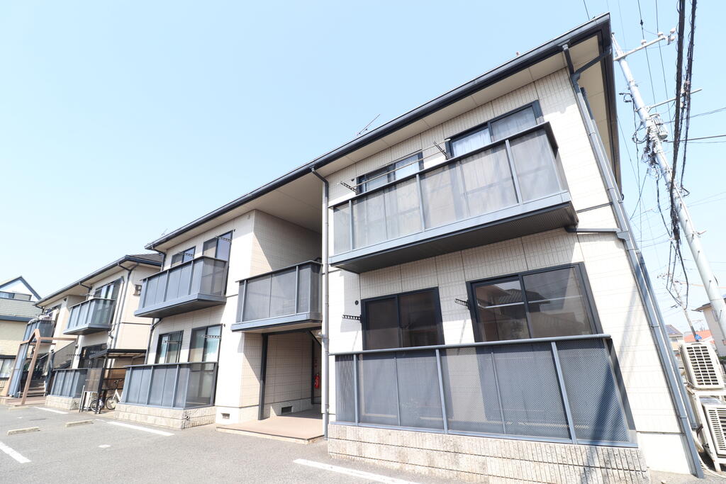 建物外観　西富井の2LDKアパート♪