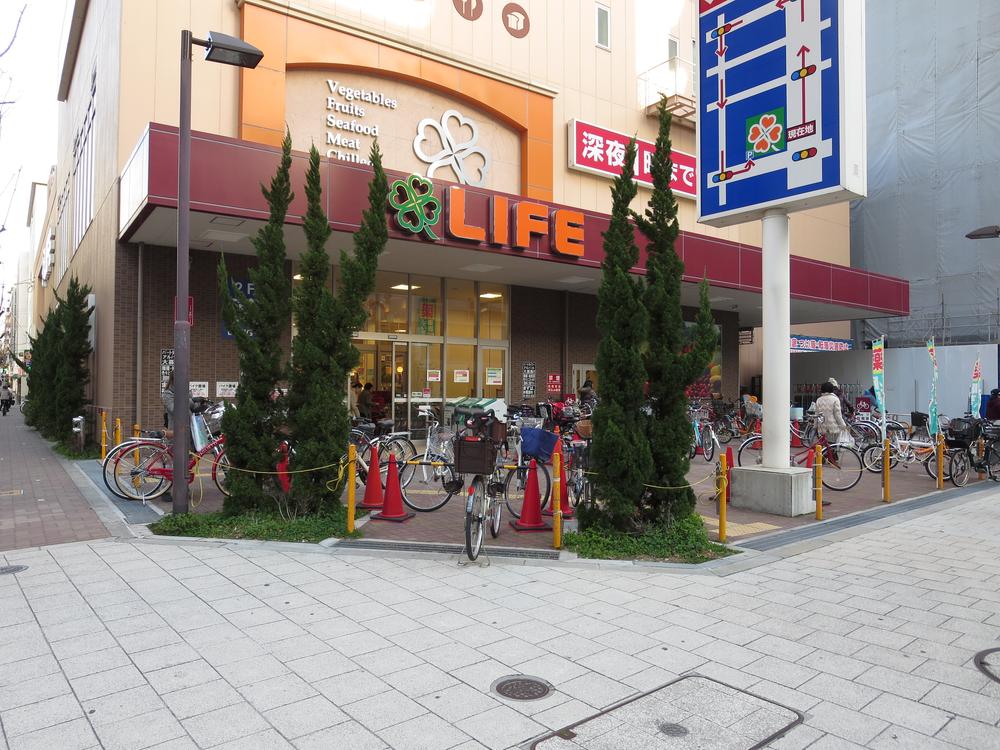スーパー　ライフ天神橋店（スーパー）まで585m