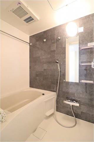 バス・シャワールーム　ゆったり過ごせるお風呂です