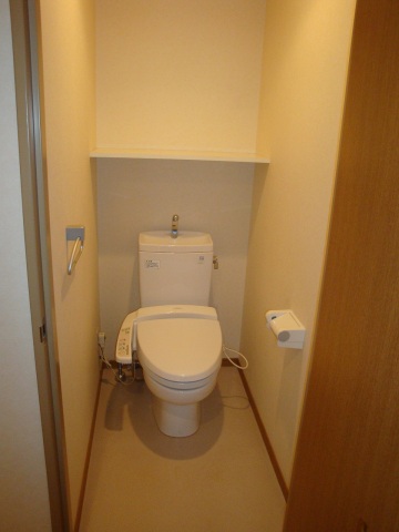 トイレ　写真は別のお部屋です。現況優先ください。