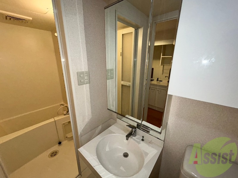 洗面設備　独立洗面台で朝の身支度も快適にすることが出来ます。