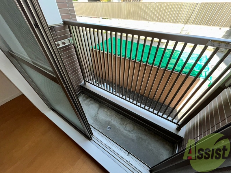 バルコニー　ベランダは洗濯物を干すには充分な広さです。