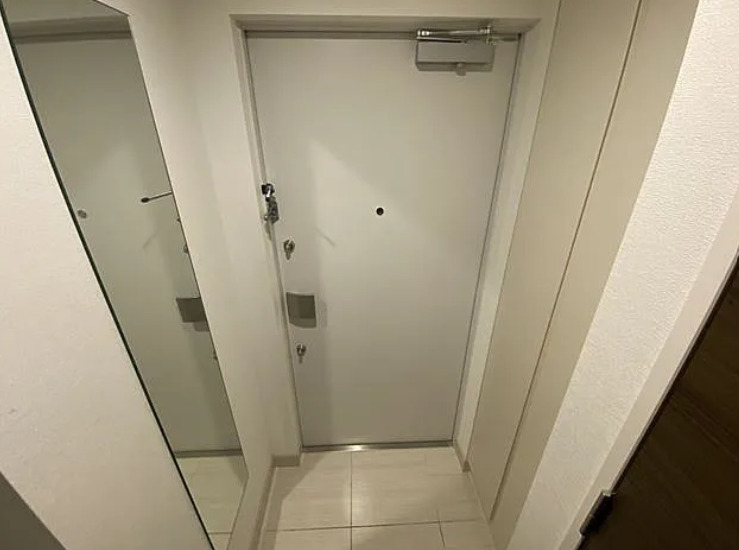 玄関　※別部屋参考写真