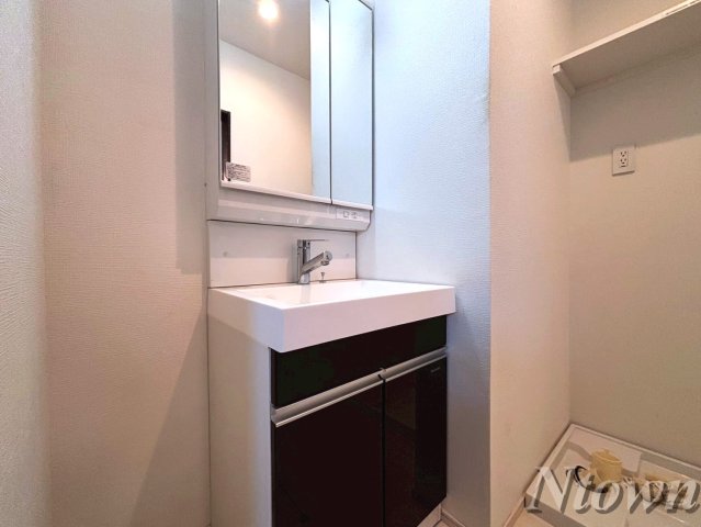 洗面設備　独立洗面化粧台付き