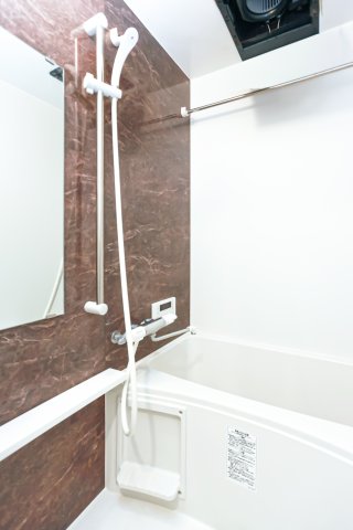 バス・シャワールーム　別号室のものです。現状優先になります。