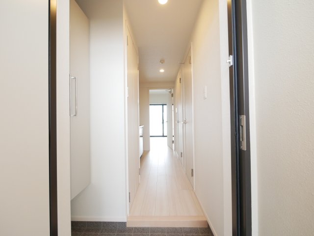 玄関　別号室のものです。現状優先になります。