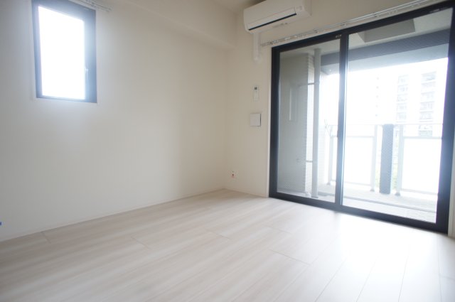 居室・リビング　別号室のものです。現状優先になります。