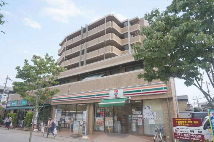 コンビニ　セブンイレブン（コンビニ）まで1156m