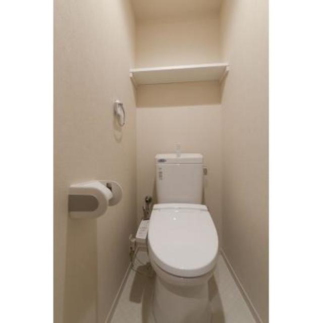 トイレ　※写真は同タイプ住戸です。