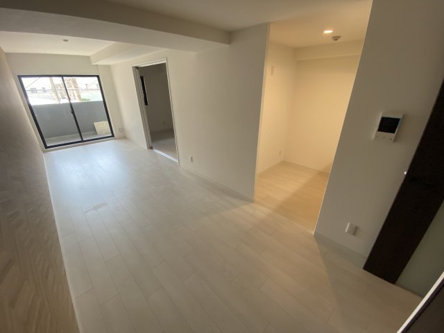 居室・リビング　エアコン付きで快適に過ごせます♪