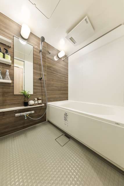 バス・シャワールーム　ゆったり過ごせるお風呂です