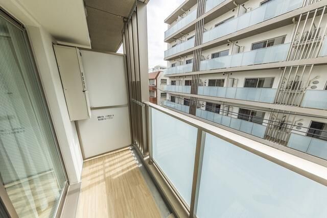 バルコニー　外からの目が気にならないバルコニーで洗濯物が干せます