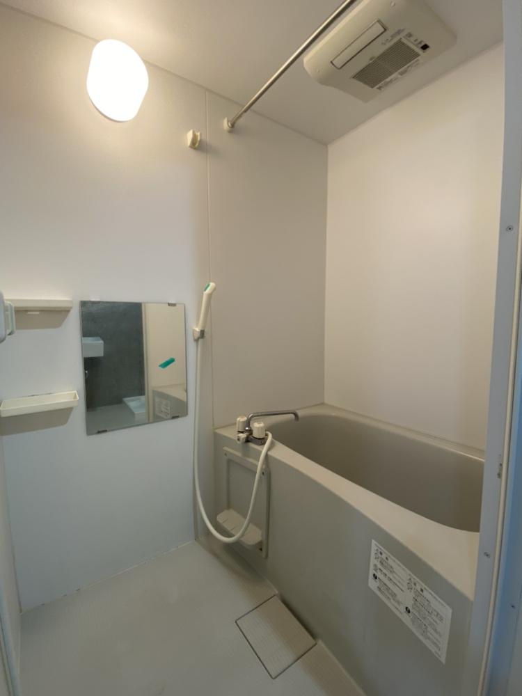 バス・シャワールーム　風呂