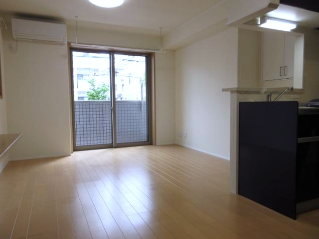 居室・リビング　使いやすい形の為、レイアウトを楽しめます♪