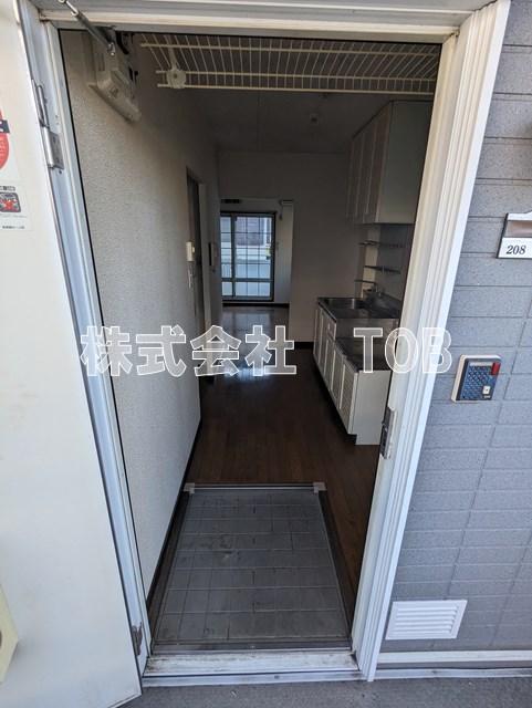 玄関　※クリーニング中の撮影※