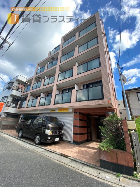 建物外観　近くに２４ｈスーパーも２４ｈコンビニも。。立地完璧物件。