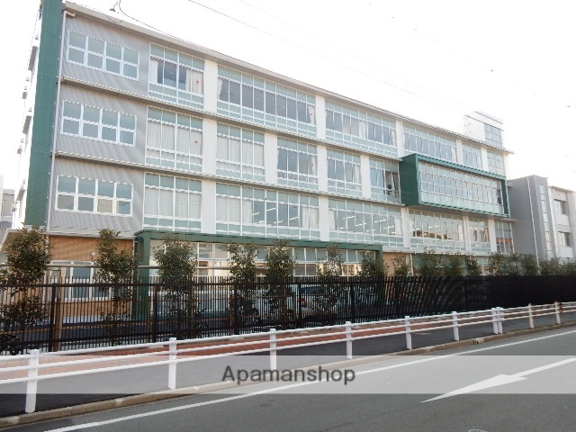 小学校　岡山市立鹿田小学校（小学校）まで326m