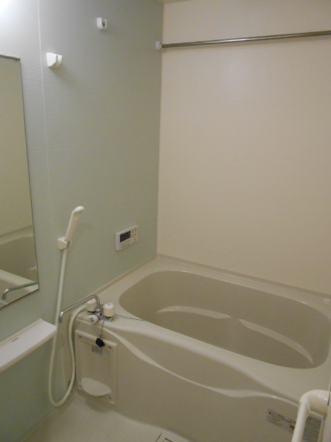 バス・シャワールーム　追焚機能付浴槽・浴室乾燥機完備