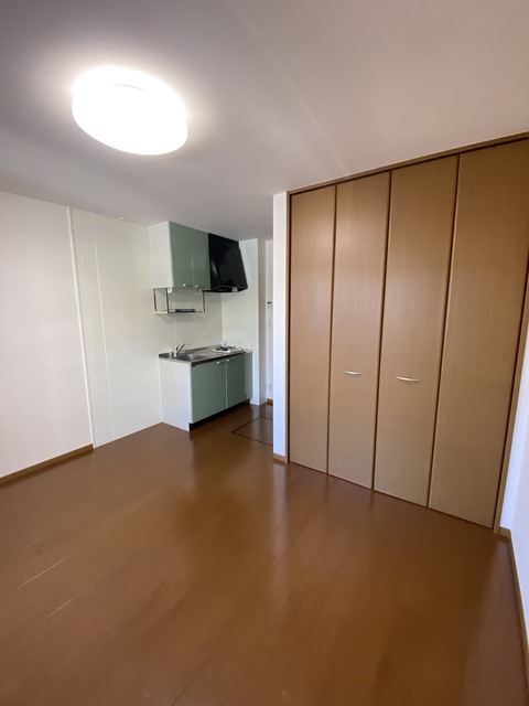 居室・リビング　一人暮らしに程良いサイズ感。