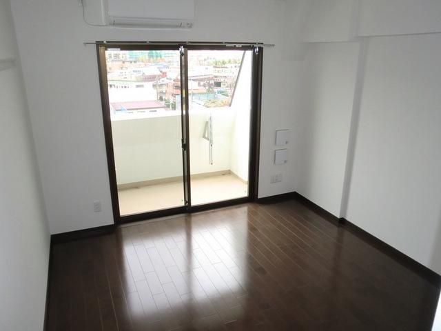 居室・リビング　★南向きの日当たり良好なお部屋です★