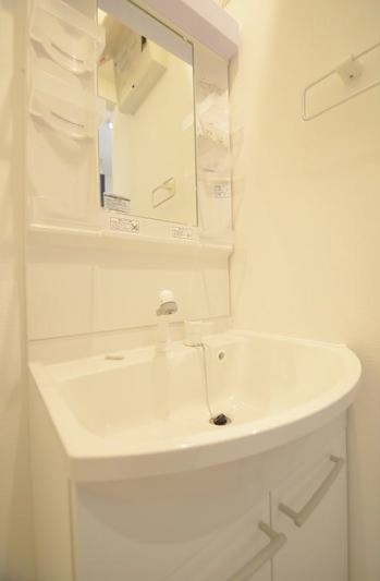 洗面設備　身支度に欠かせない独立洗面台♪