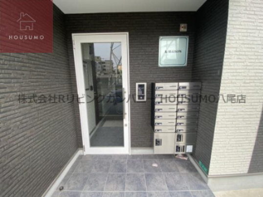 エントランス　落ち着いたエントランスです