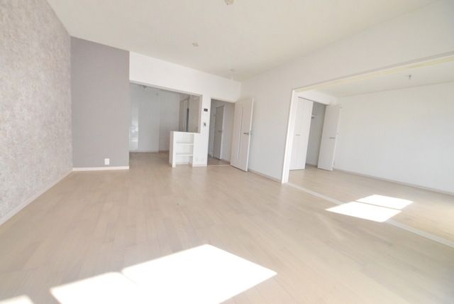 居室・リビング　13.1帖LDK　日当たり良好！