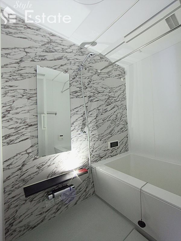 バス・シャワールーム　バスルーム