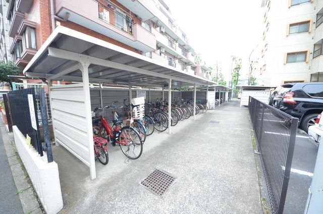 その他共有部分　☆屋根つきの駐輪場☆