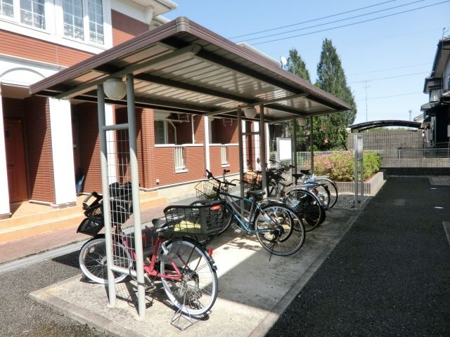 その他共有部分　敷地内屋根付き駐輪場です