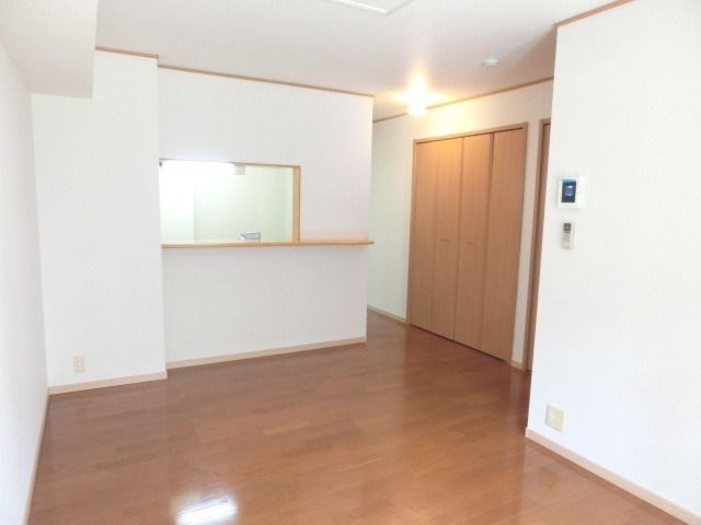 その他部屋・スペース　南西向きで陽当たり良好です