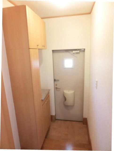 玄関　シューズボックス付きの玄関です