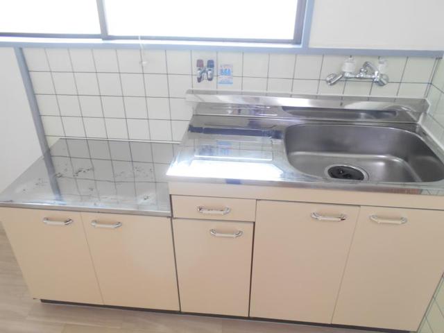 キッチン　イメージとして同建物他部屋を表示しています