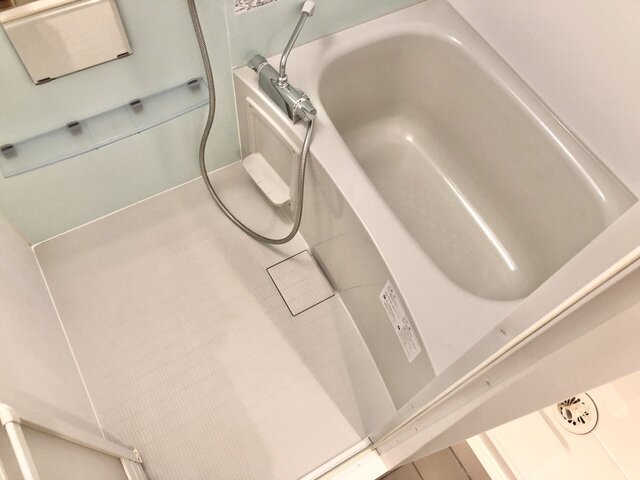 バス・シャワールーム　※別部屋の参考写真です。