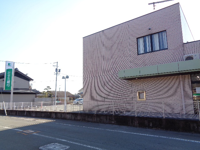 銀行　三十三銀行川井町支店（銀行）まで494m