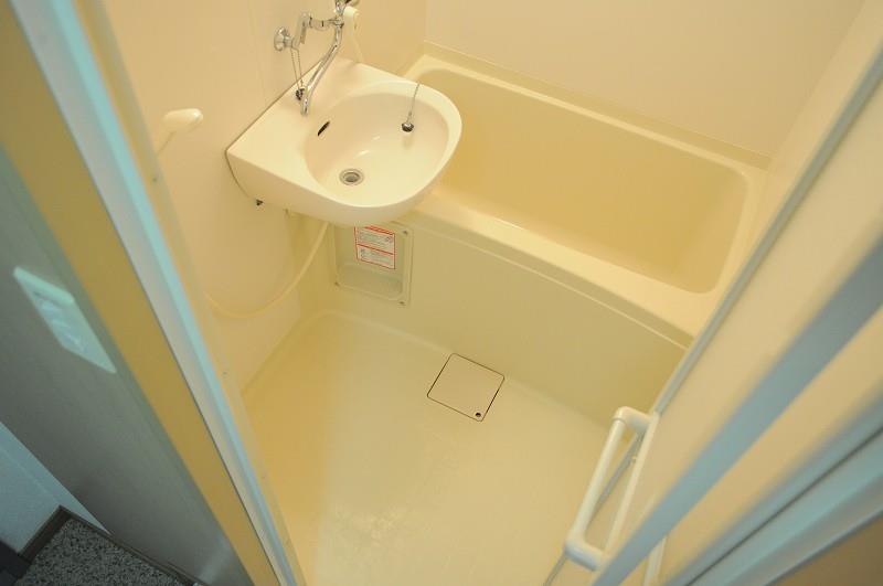 ＪＲ播但線 香呂駅 徒歩3分 2階建 築29年の風呂写真
