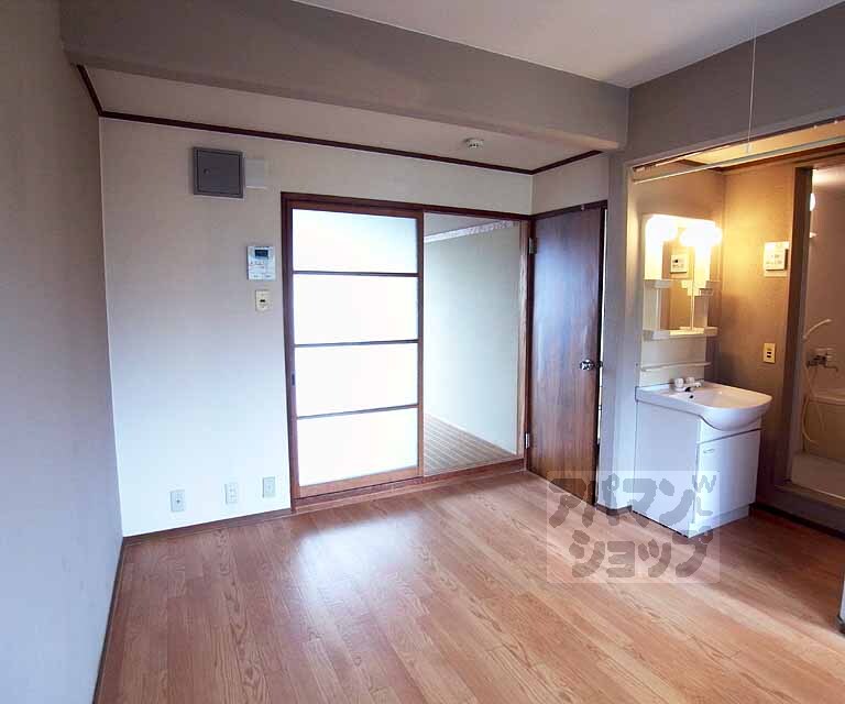 居室・リビング　フローリングのキレイなお部屋です・