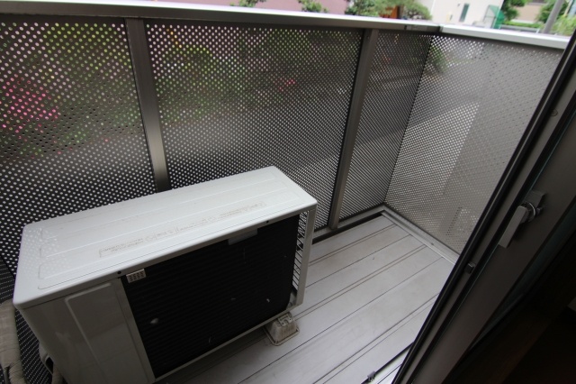 バルコニー　他のお部屋の参考写真となります。
