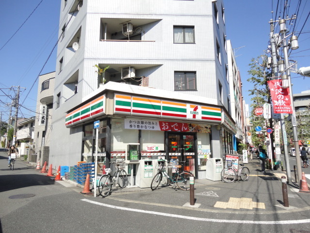 コンビニ　セブンイレブン（コンビニ）まで300m