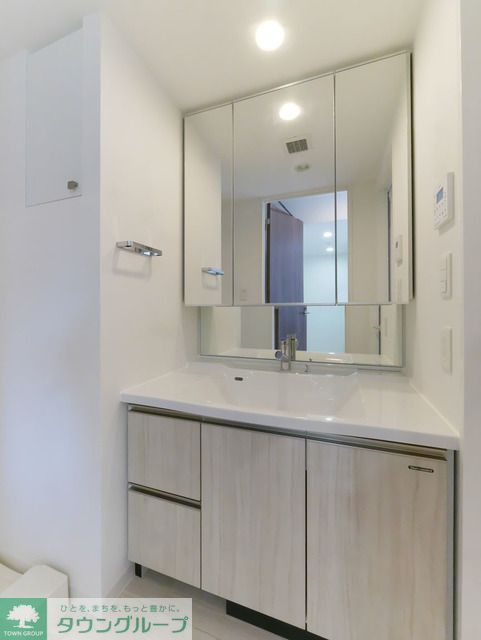洗面設備　※写真は同タイプ住戸です。