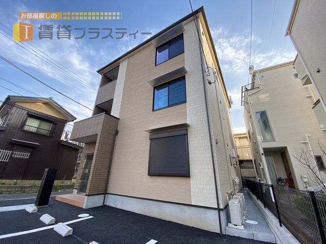 建物外観　ペット可の新築登場。駐車場も付ですよ。