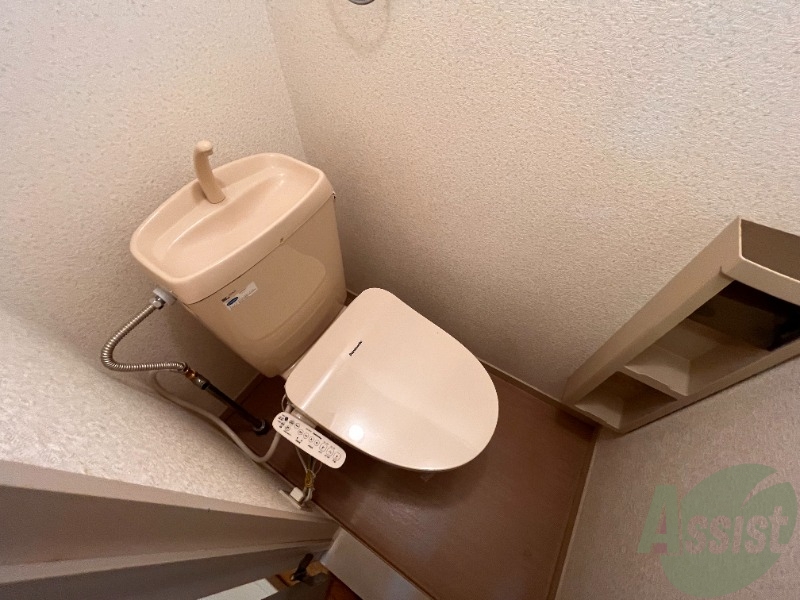 トイレ　温水洗浄便座は使い勝手もよく嬉しいですね。