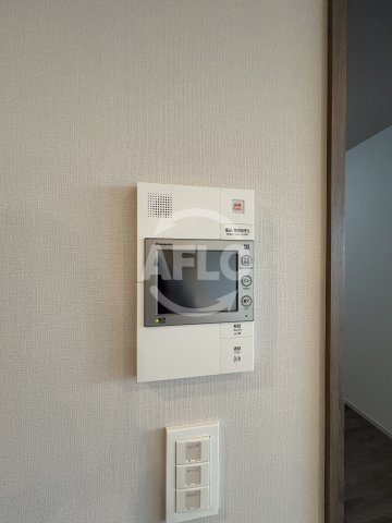 セキュリティ　モニター付きインターホン
